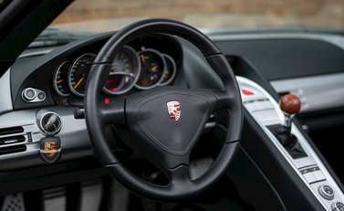 Porsche Carrera GT 13