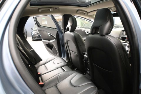 Volvo V40 1.5 V40 Inscription Edition T3 Auto 5dr 15