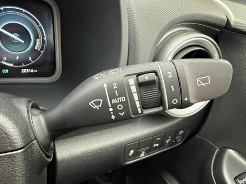 Hyundai KONA 39kWh Premium SUV 5dr Electric Auto (10.5kW Charger) (136 ps) 29