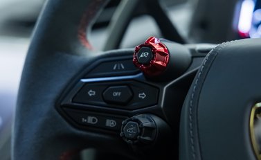 Lamborghini Revuelto 16