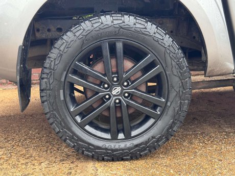 Nissan Navara 2.3 Navara Tekna dCi 4WD 5dr 59