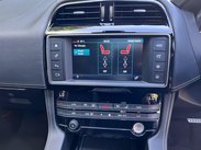 Jaguar F-Pace 2.0 D180 R-Sport Auto AWD Euro 6 (s/s) 5dr 29