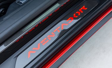 Lamborghini Aventador S LP 740-4 ROADSTER 32