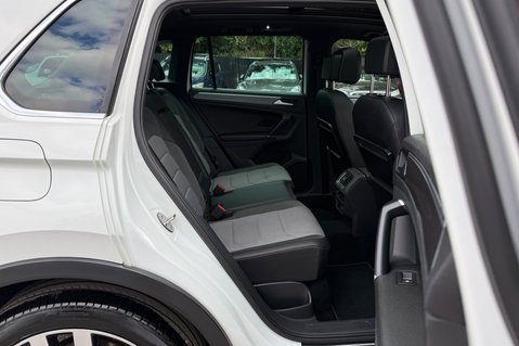 Volkswagen Tiguan R LINE TDI BMT 4MOTION DSG - PAN ROOF - APPLE CAR PLAY -ADAPTIVE CRUISE 18