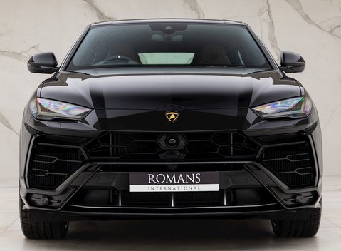 Lamborghini Urus 4