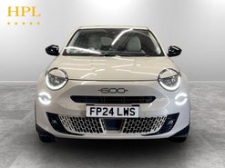 Fiat 600e 54kWh La Prima SUV 5dr Electric Auto (156 ps) Sat Nav