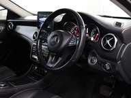 Mercedes-Benz GLA GLA 180 URBAN EDITION 5
