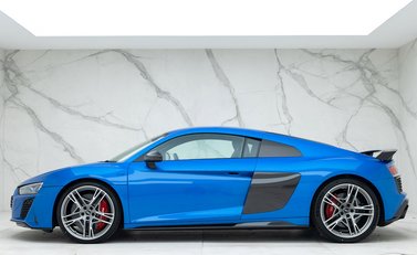Audi R8 V10 Performance Carbon Black 2