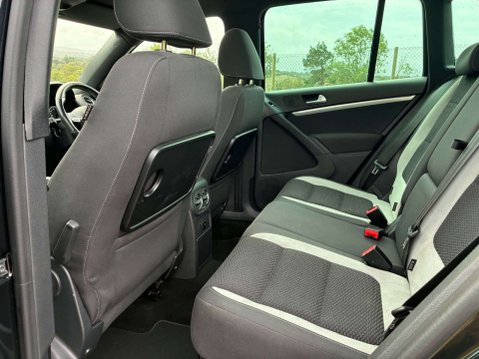 Volkswagen Tiguan 2.0 Tiguan R-Line TDI BlueMotion Technology 4Motion Semi-Auto 4WD 5dr 12