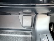 Jaguar E-Pace 2.0 R-DYNAMIC BLACK MHEV 29