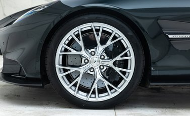 Aston Martin Vanquish Volante 30