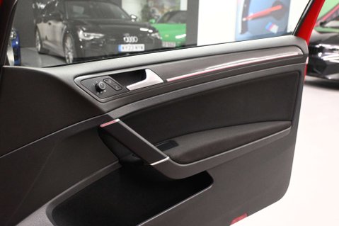 Volkswagen Golf 2.0 Golf GTi Performance TSi 3dr 31