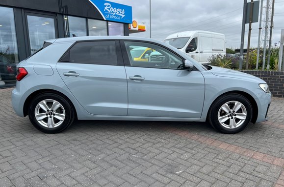 Audi A1 SPORTBACK 1.0 TFSI TECHNIK 6