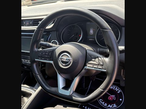 Nissan Qashqai 1.3 Qashqai N-Connecta DiG-T 5dr 21