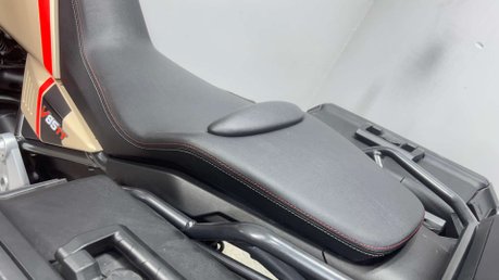 Moto Guzzi V85 TT 850 2021 ONLY 11K HISTORY FULL LUGGAGE ADVENTURE BIKE 45