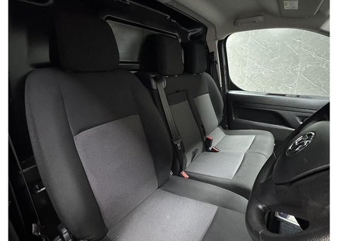 Vauxhall Vivaro 1.5 Turbo D 2700 Pro Panel Van 6dr Diesel Manual L1 H1 Euro 6 (s/s) (120 ps 27