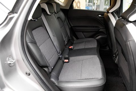 Renault Captur TECHNO E-TECH 37