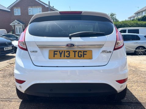 Ford Fiesta 1.0T EcoBoost Zetec Euro 5 (s/s) 3dr 5