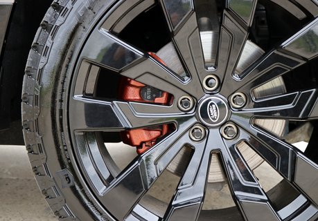 Land Rover Defender 110