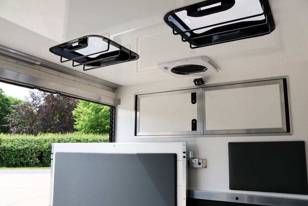 Renault Master BRAND NEW 3.5 TON STALLION BUILD EXTREME HEAVY DUTY HORSEBOX FROM SEEKER  29
