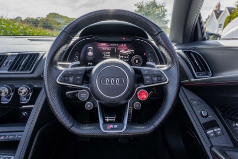 Audi R8 5.2 R8 Spyder Quattro V10 Semi-Auto 4WD 2dr 12