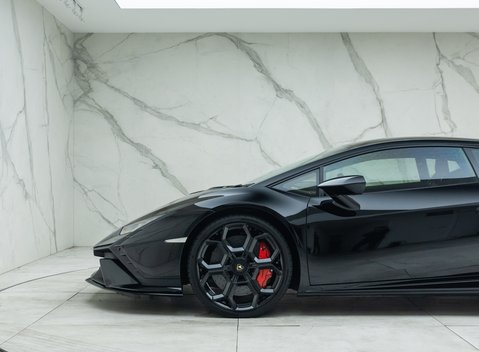 Lamborghini Huracan TECNICA 30