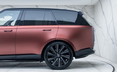 Land Rover Range Rover P530 SV 37