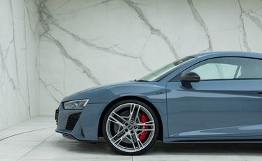 Audi R8 V10 PERFORMANCE CARBON BLACK 33