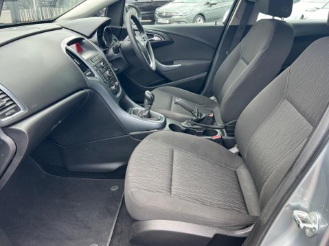 Vauxhall Astra 1.4 16v Exclusiv Euro 5 5dr 23