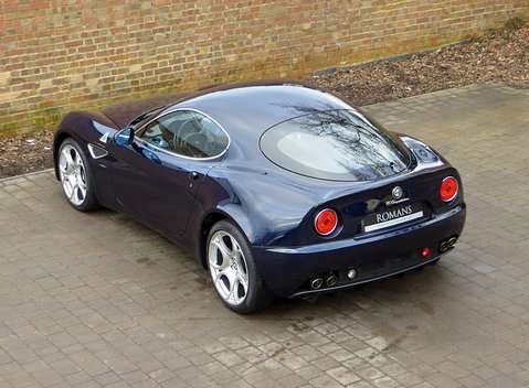 Alfa Romeo 8C Competizione 9