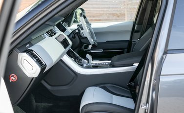Land Rover Range Rover Sport 5.0 SVR 13