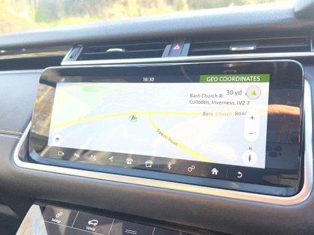 Land Rover Range Rover Velar 3.0 Range Rover Velar R-Dynamic HSE D300 Auto 4WD 5dr 16