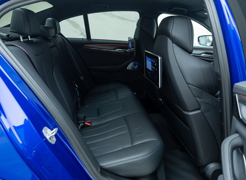 BMW M5 COMPETITION 18