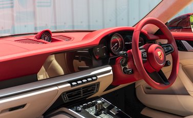 Porsche 911 (992) Targa 4S Heritage Design Edition 18