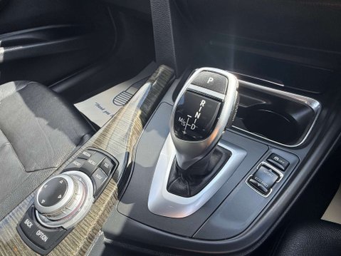 BMW 3 Series 2.0 320d Luxury Touring 5dr Diesel Auto Euro 5 (s/s) (184 ps) 58