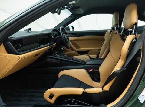 Porsche 911 GT3 TOURING (992) 16