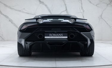 Lamborghini Huracan Tecnica 5