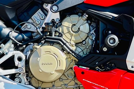 Ducati Streetfighter V4 Streetfighter V4 S 9