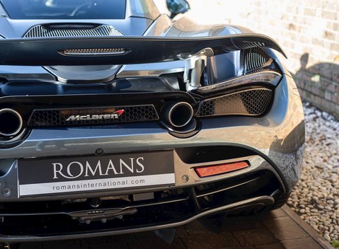 McLaren 720S Luxury 21