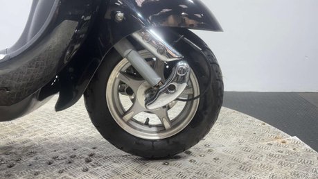 Lexmoto Valencia 2013 8K RUNNING CUSTOM SCOOTER LEARNER SCOOTER 125CC BIKE 25