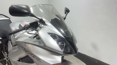 Honda VFR 2001 VTEC ONLY 19K NEW MOT SERVICED SPORTS EXHAUST 800CC 37