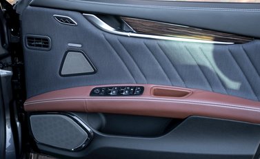 Maserati Ghibli GranLusso 21