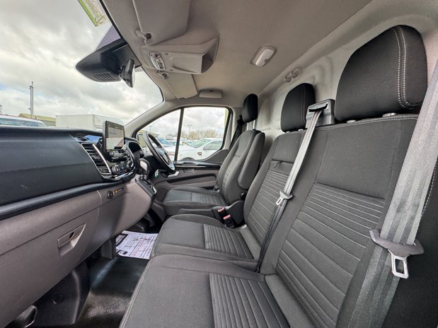 Ford Transit Custom AUTO SWB [SOLD KH] L1H1 Limited 320 Air Con Alloys Camera Sensors SELECT 13