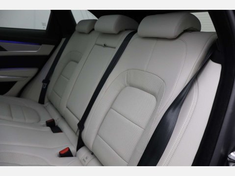 Jaguar F-Pace 2.0 F-Pace R-Dynamic SE Black PHEV AWD Auto 4WD 5dr 62