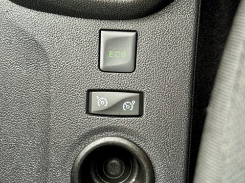 Renault Captur ICONIC TCE 34