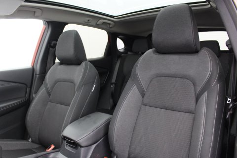 Nissan Qashqai 5dr 1.3 DIG-T MHEV N-Connecta Petrol Hybrid Glass Roof Pack 6