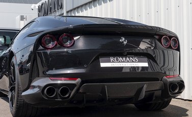 Ferrari 812 Superfast 25