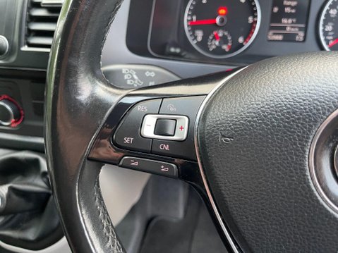 Volkswagen Transporter 2.0 TDI T28 BlueMotion Tech Highline FWD SWB Euro 6 (s/s) 5dr 66