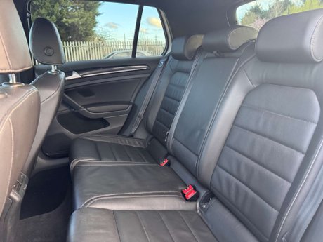 Volkswagen Golf 2.0 Golf R DSG 4WD 5dr 48