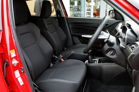 Suzuki Swift SZ-L DUALJET MHEV 28